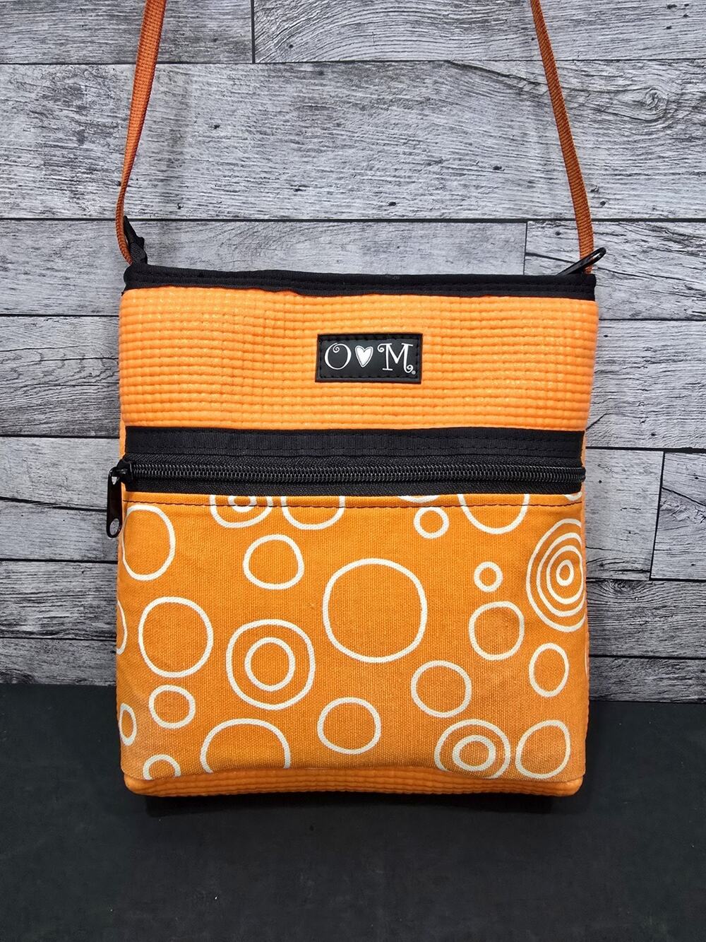 O LOVES M ASPEN Cosmo Crossbody Purse Made from Yoga Mats, Made in Colorado EUC